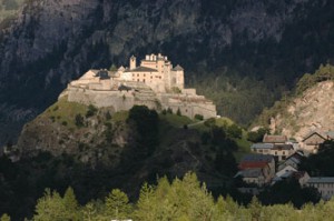 Fort Queyras, à 30 min de route de la Maison de Gaudissard : belle ballade à faire en vélo à assistance électrique… ou même sans assistance pour les plus motivés !