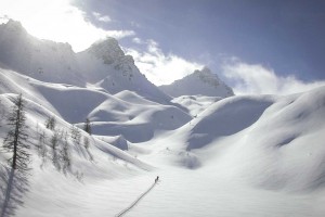 Ski de randonnée dans le Queyras, activité d'hiver à la Maison de Gaudissard